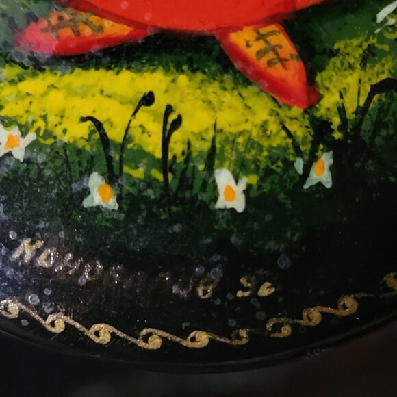 Vintage Hand-Painted Signed Russian Trinket Box, Enamel on Metal Box - Picture 3 of 10